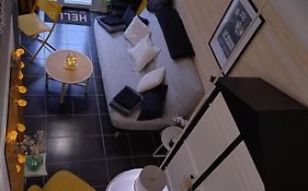 Joli Studio Mezzanine Proche Pole Europeen